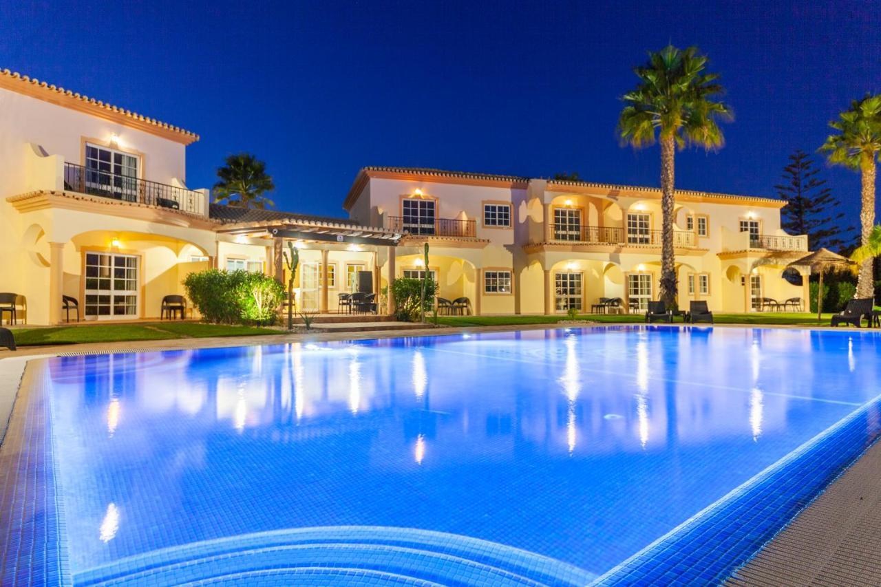 Atalaia Sol Aparthotel - Tennis & Heated Pool In Winter Лагуш Екстер'єр фото